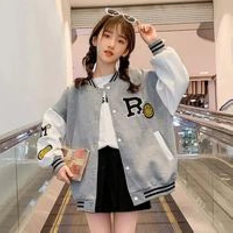 Jenis trend jaket varsity wanita 2025